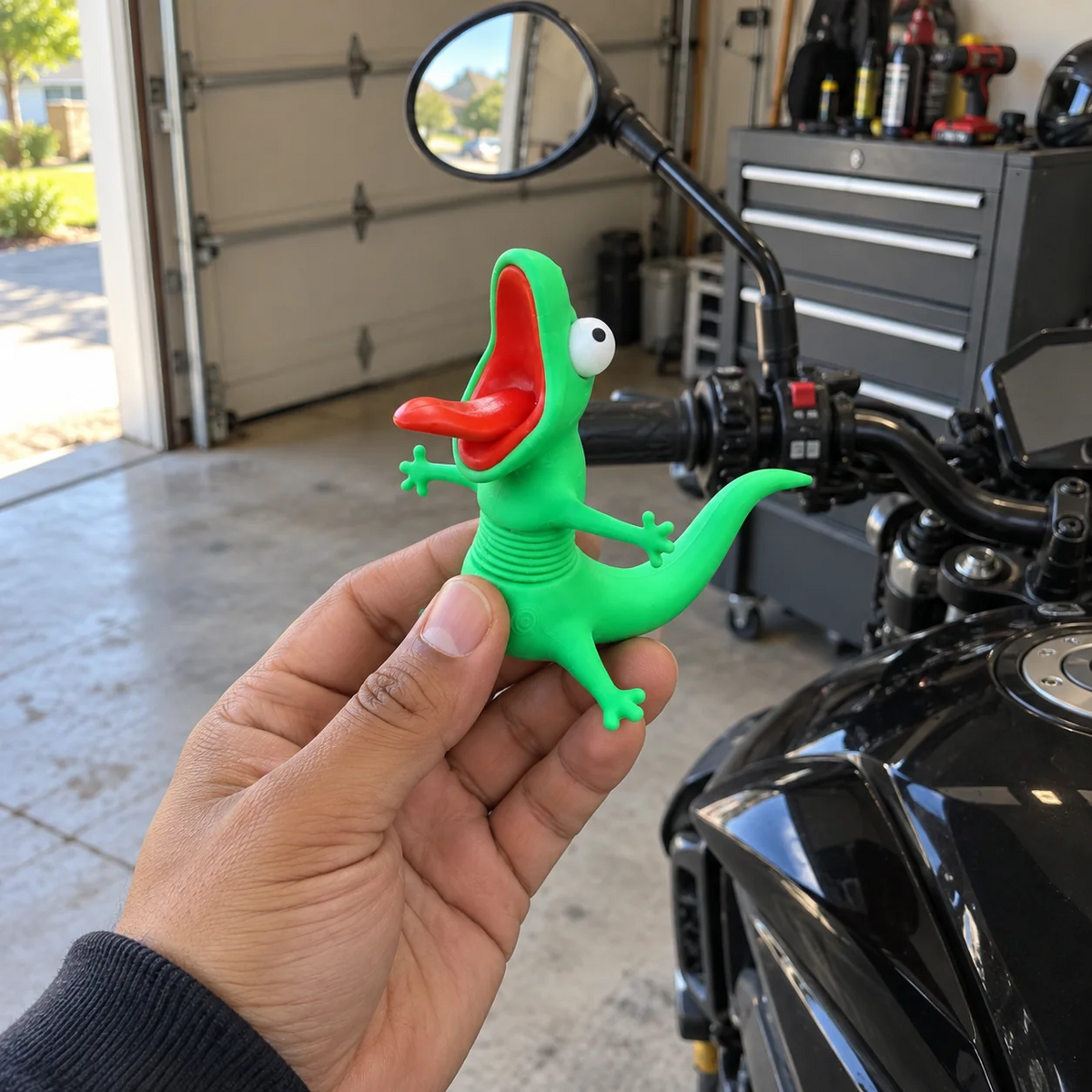 🦎Wobbly Riding Buddy – Car & Motorcycle Decor🏍