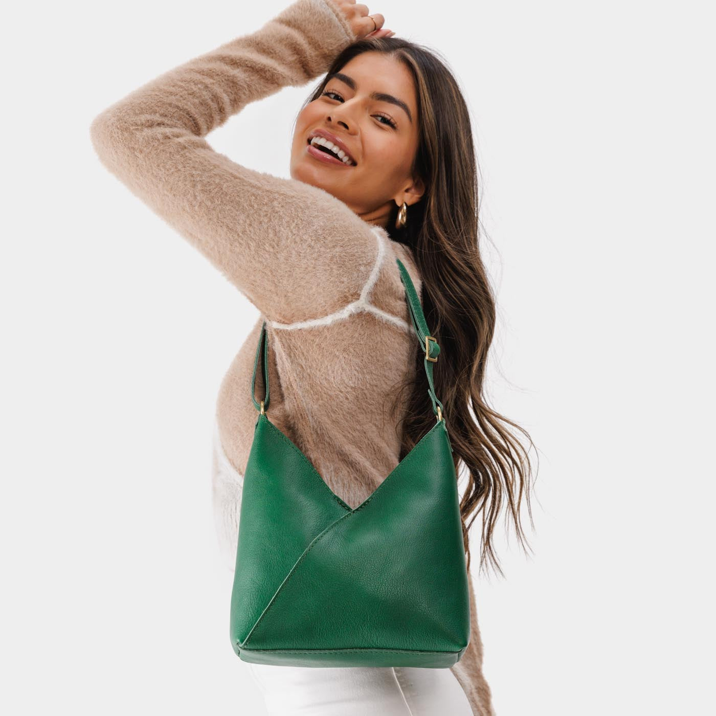 ✨ Premium Leather Shoulder Bag — Timeless Style Meets Everyday Function