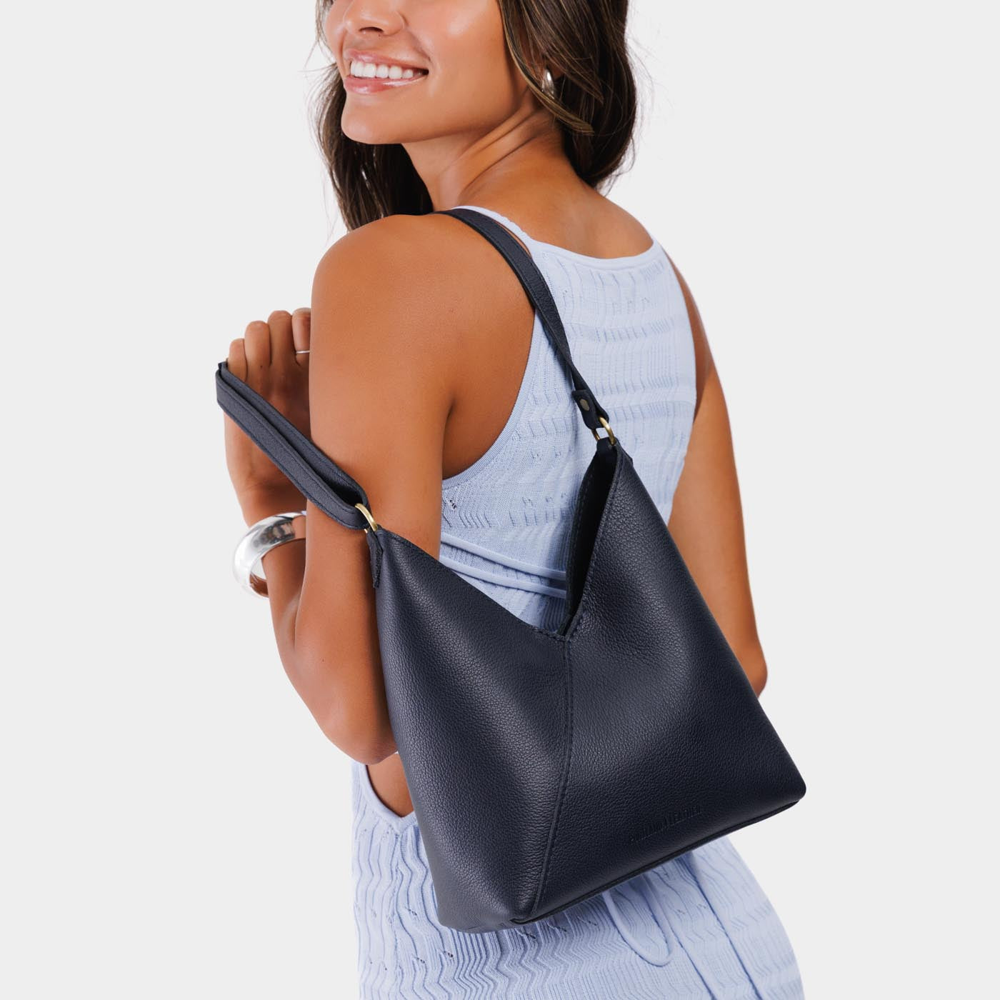 ✨ Premium Leather Shoulder Bag — Timeless Style Meets Everyday Function