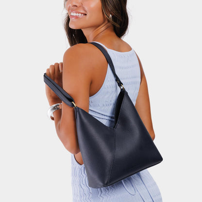 ✨ Premium Leather Shoulder Bag — Timeless Style Meets Everyday Function