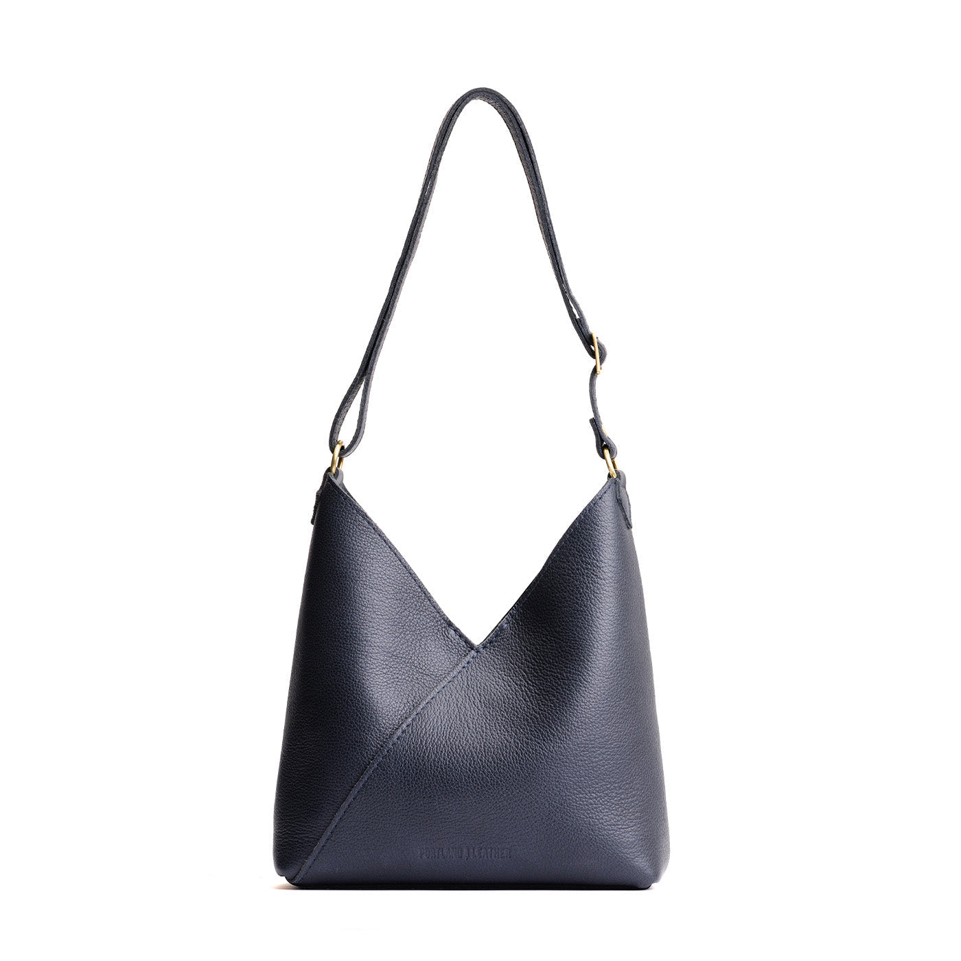✨ Premium Leather Shoulder Bag — Timeless Style Meets Everyday Function