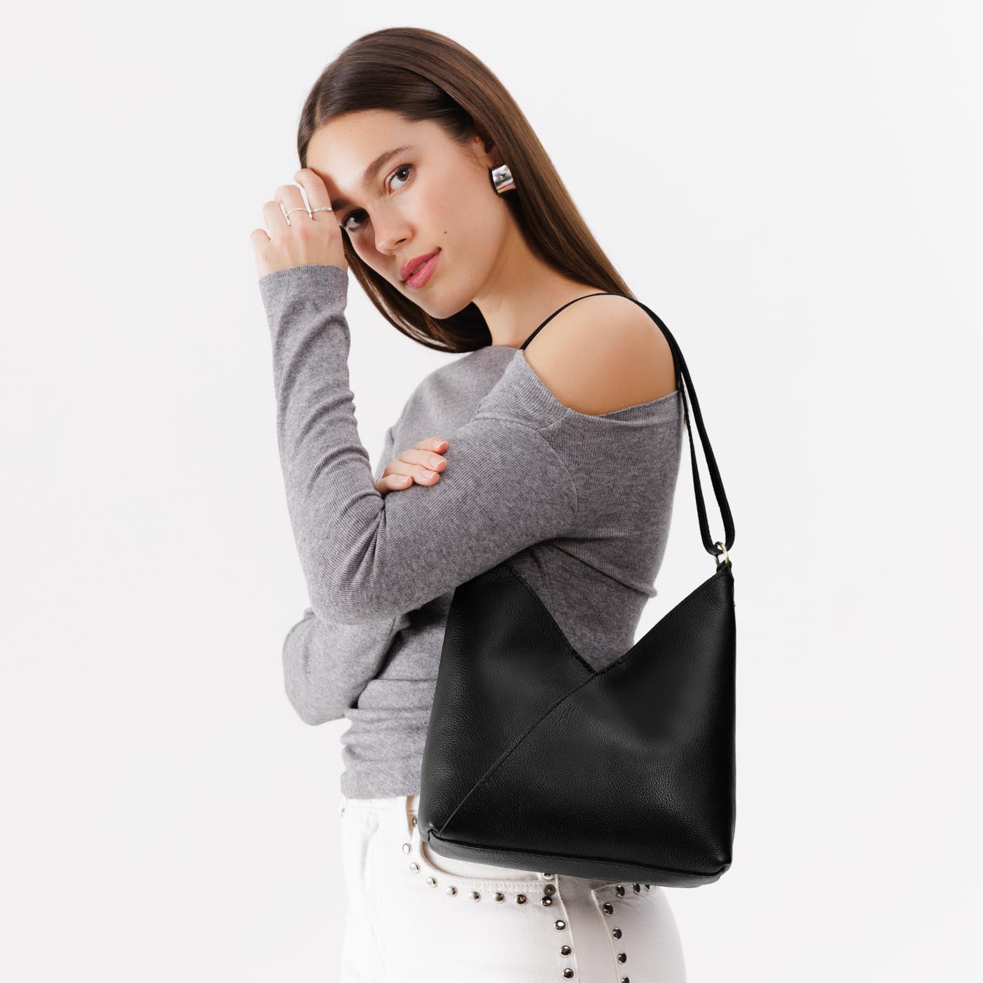 ✨ Premium Leather Shoulder Bag — Timeless Style Meets Everyday Function