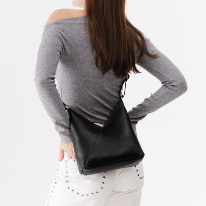 ✨ Premium Leather Shoulder Bag — Timeless Style Meets Everyday Function