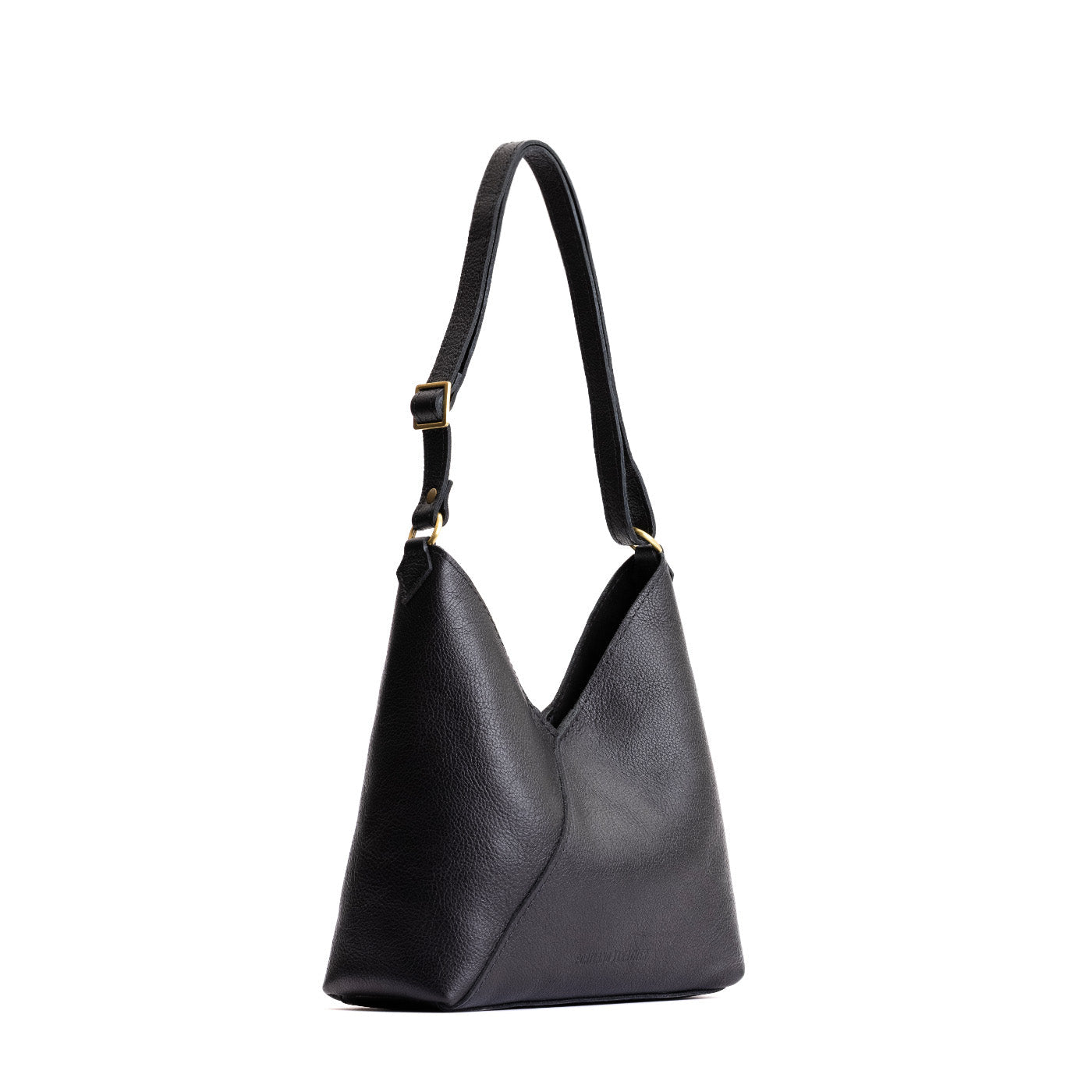 ✨ Premium Leather Shoulder Bag — Timeless Style Meets Everyday Function