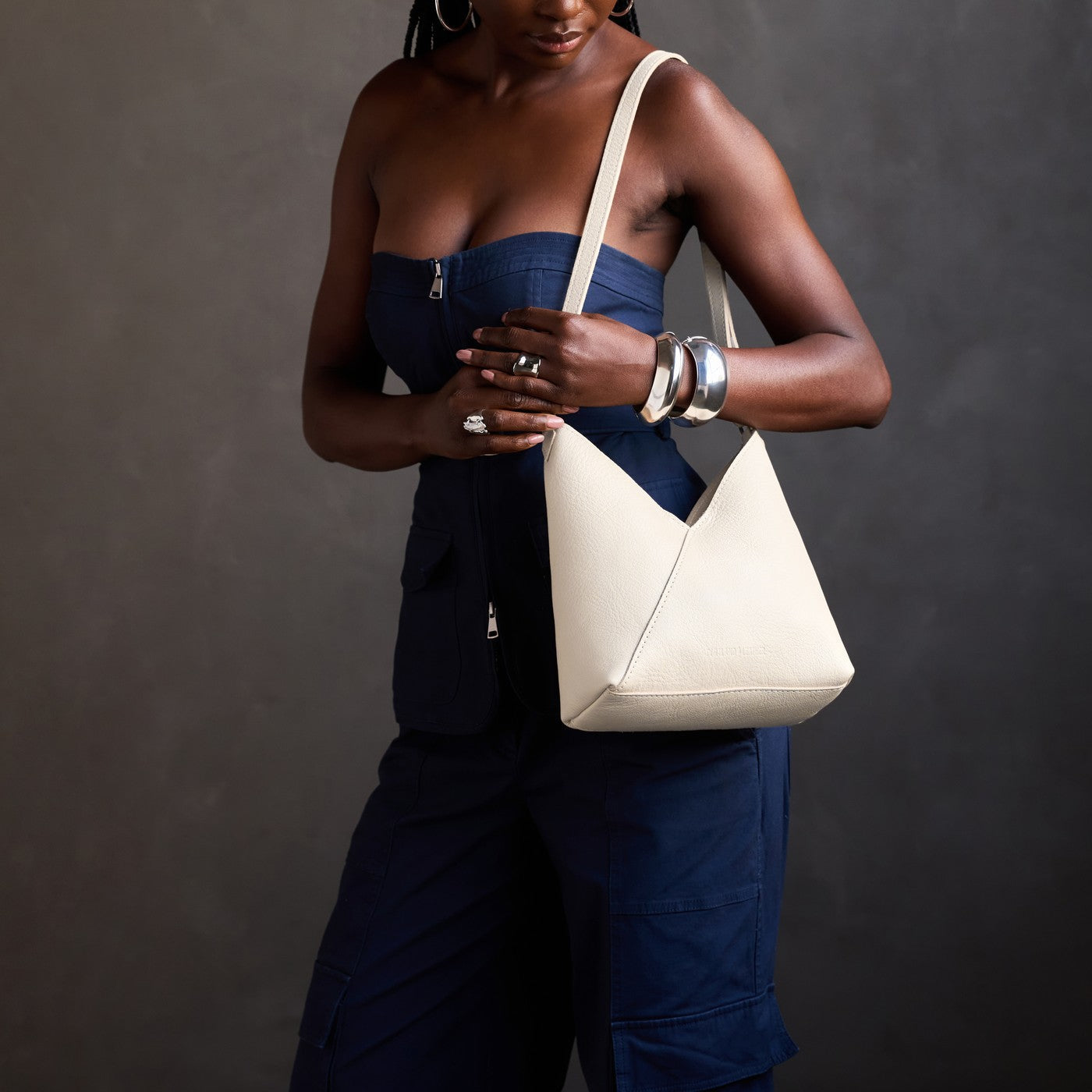 ✨ Premium Leather Shoulder Bag — Timeless Style Meets Everyday Function