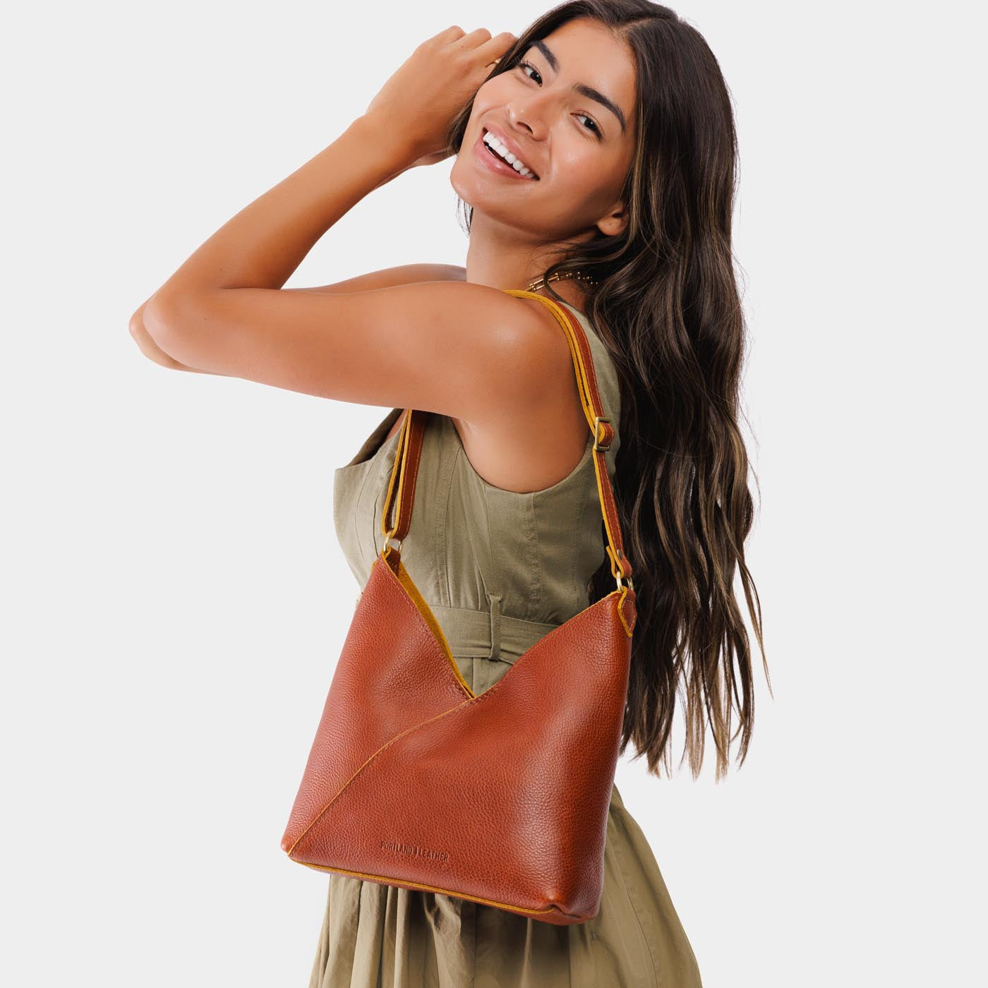 ✨ Premium Leather Shoulder Bag — Timeless Style Meets Everyday Function