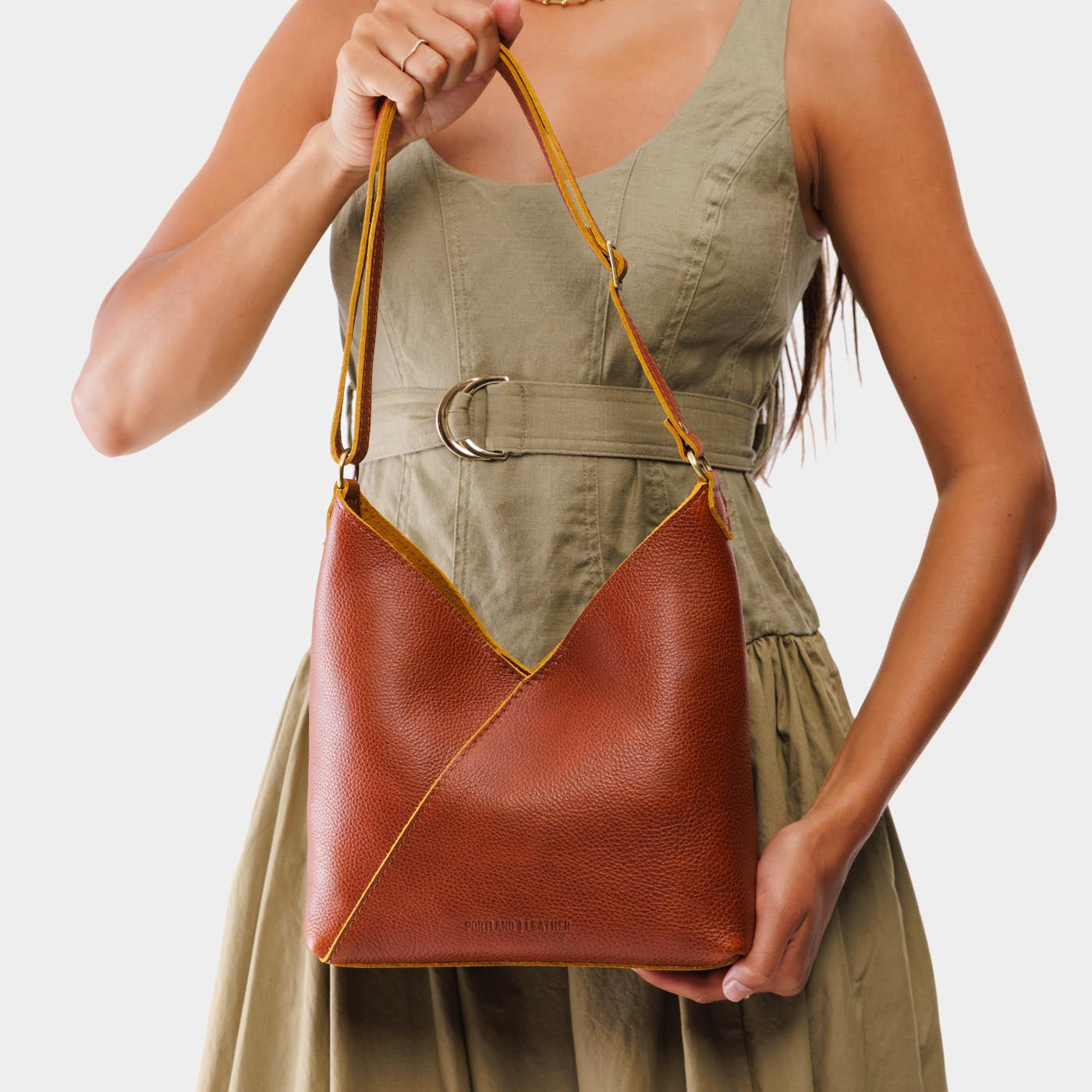 ✨ Premium Leather Shoulder Bag — Timeless Style Meets Everyday Function